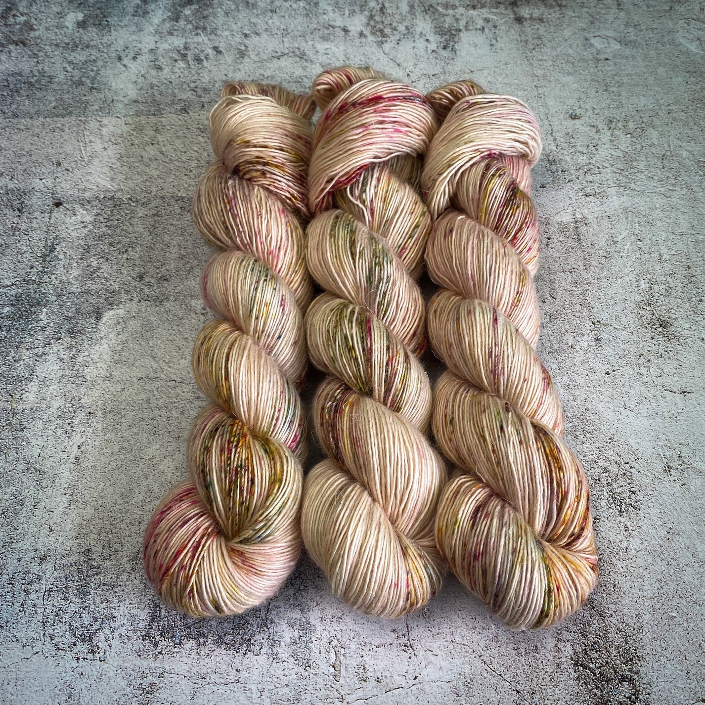 Twisted Willow Yarn; Linen Singles; Camellia
