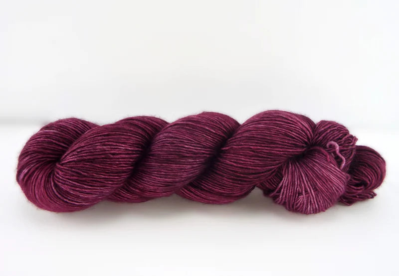 29 Bridges Yarn; plush dk; berry