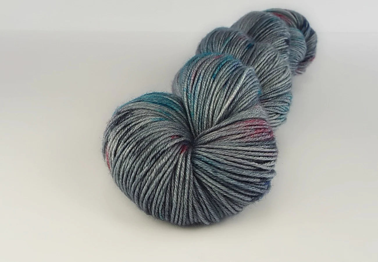 29 Bridges Yarn; plush dk;  west end