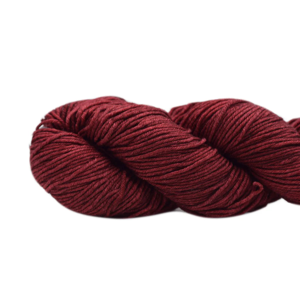 Seis Cabos; malabrigo; worsted; Non superwash; cereza;